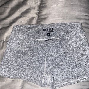 Nobull low rise 2” white heathered gray short EUC size Small. SOLD OUT ONLINE